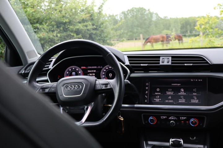 Audi Q3 35 TFSI S Tronic S Line