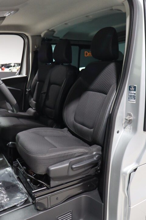 Opel Vivaro 1.6 Lichte vracht - 6 zitplaatsen