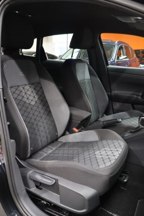 Volkswagen Taigo 1.5 TSI DSG R LINE