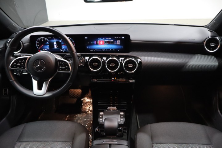 Mercedes CLA180