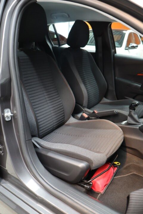 Peugeot 208 1.2i Active