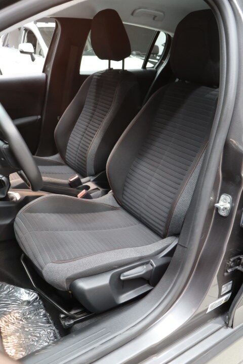 Peugeot 208 1.2i Active