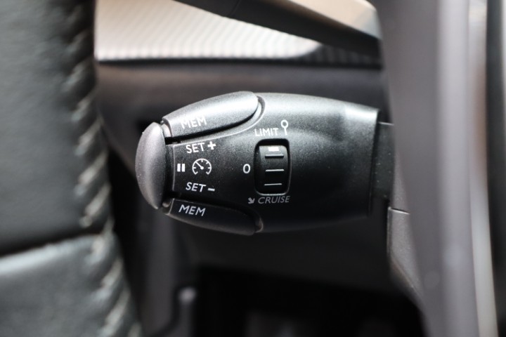 Peugeot 208 1.2i Active