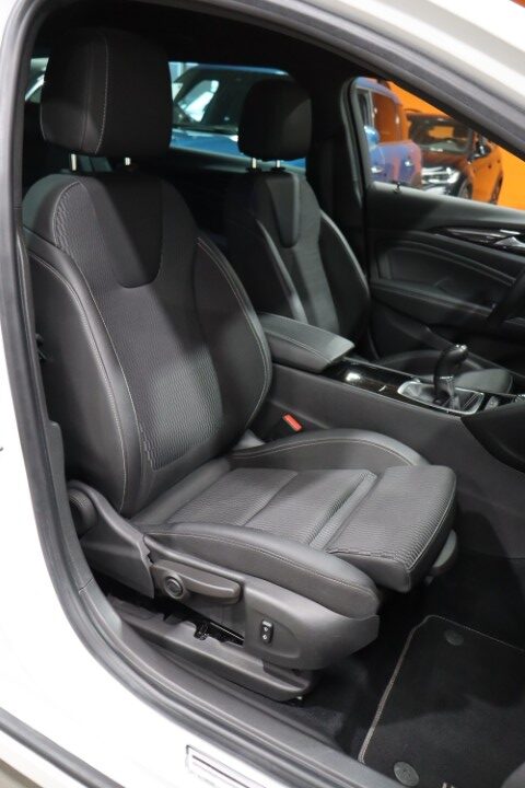 Opel Insignia Sports Tourer 1.5 Turbo OPC Line