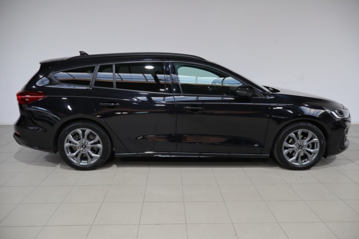 Ford Focus 1.0i MHEV ST LINE