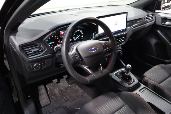 Ford Focus 1.0i MHEV ST LINE