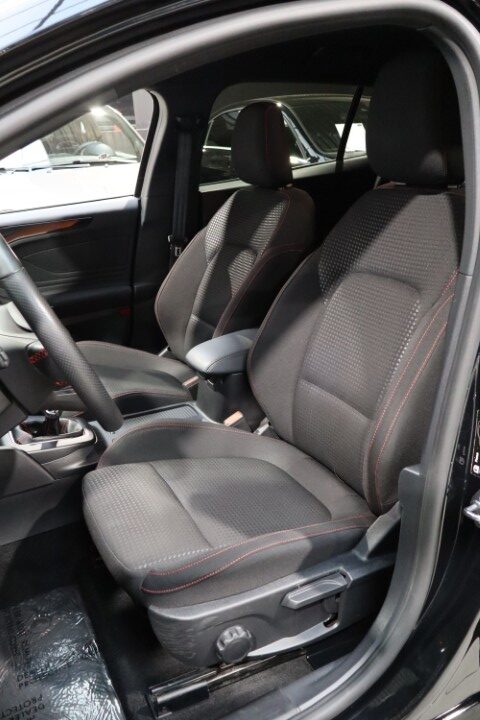 Ford Focus 1.0i MHEV ST LINE