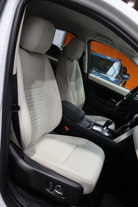 Land Rover Discovery Sport PHEV P300e