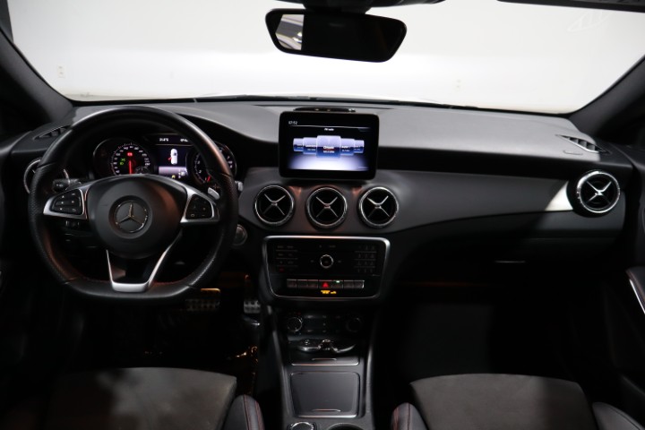 Mercedes CLA180 AMG PACK
