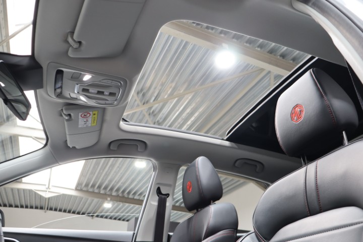 MG ZS 1.0i Luxury