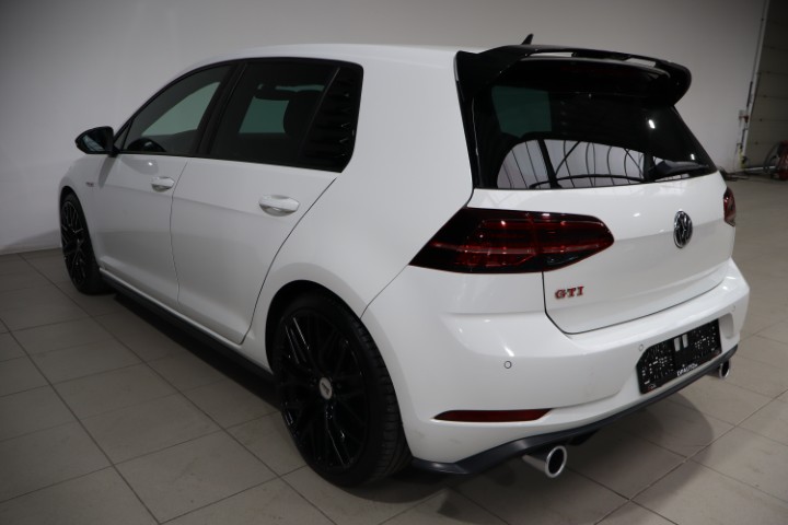 Volkswagen Golf GTI 2.0 TSI DSG
