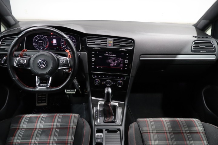 Volkswagen Golf GTI 2.0 TSI DSG