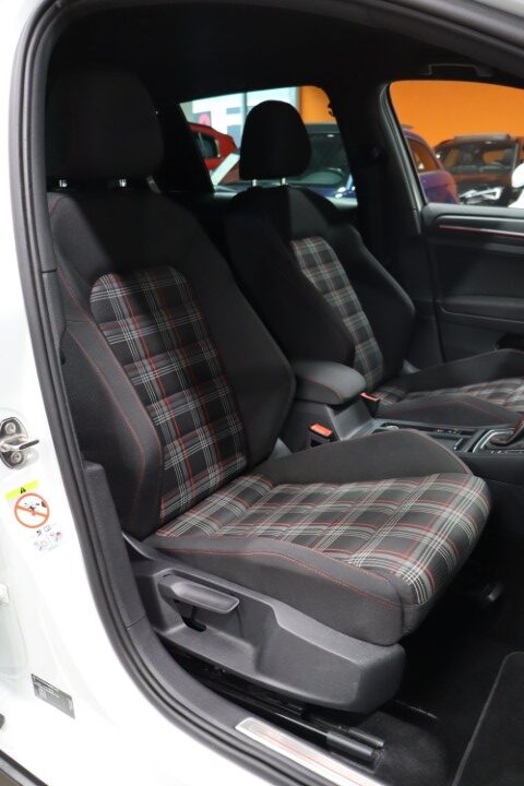 Volkswagen Golf GTI 2.0 TSI DSG