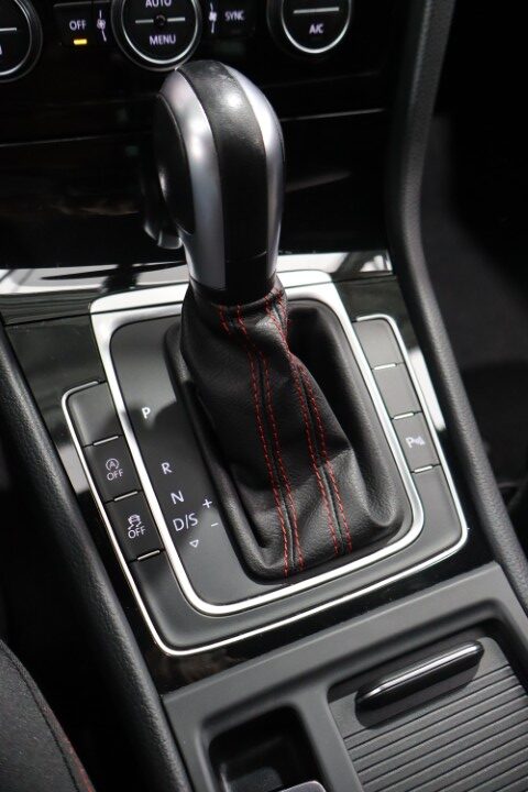 Volkswagen Golf GTI 2.0 TSI DSG
