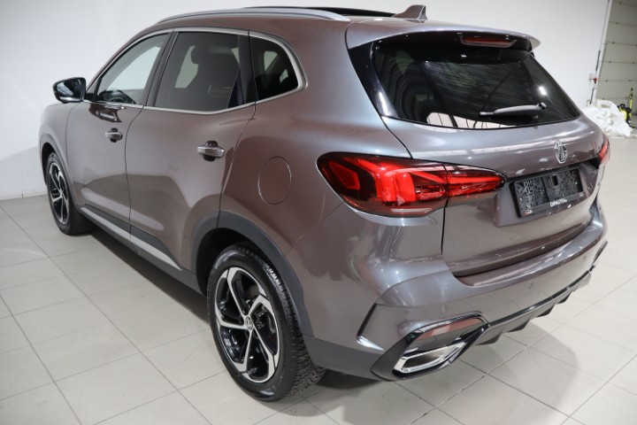 MG HS 1.5i