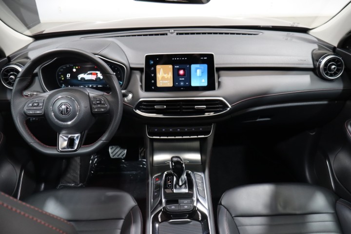 MG HS 1.5i