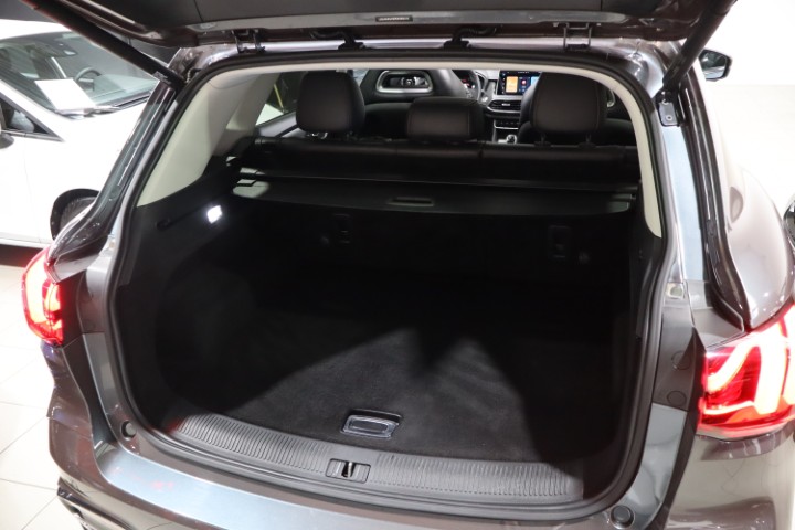 MG HS 1.5i