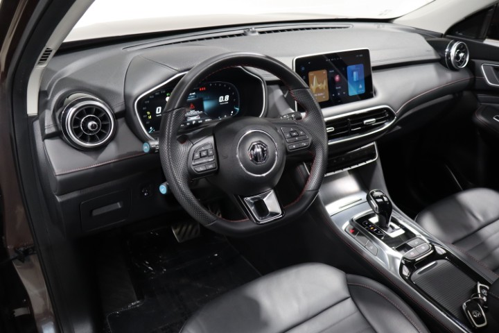 MG HS 1.5i