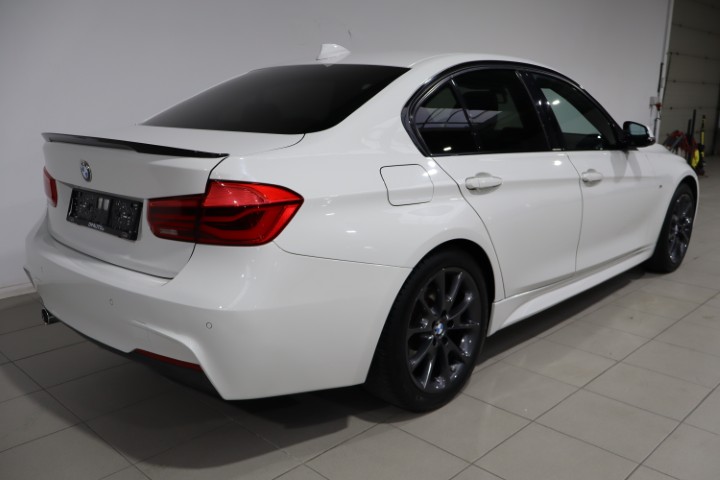 BMW 318i M PACK