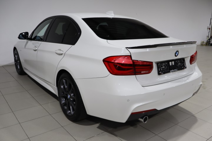 BMW 318i M PACK
