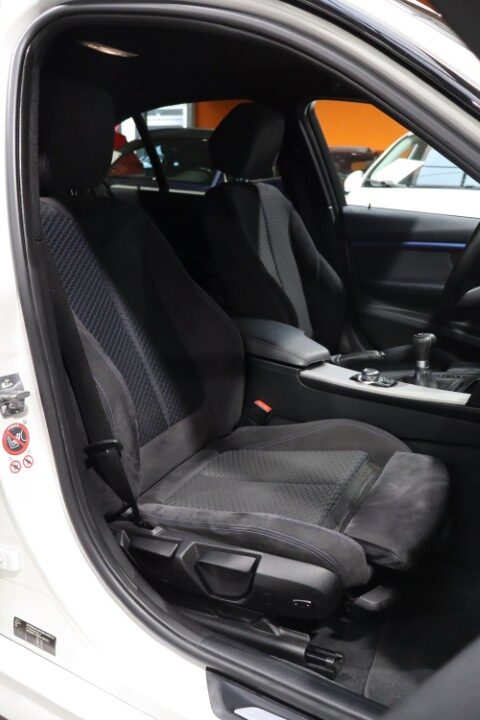BMW 318i M PACK