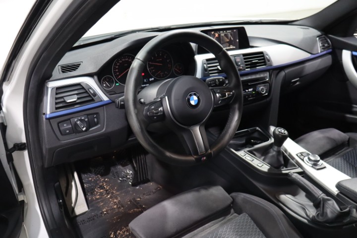 BMW 318i M PACK
