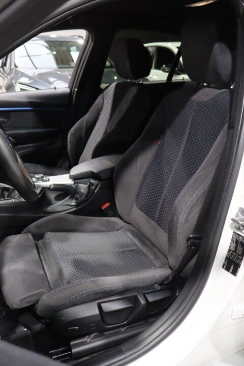 BMW 318i M PACK
