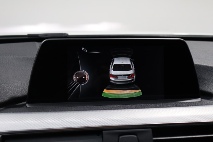 BMW 318i M PACK