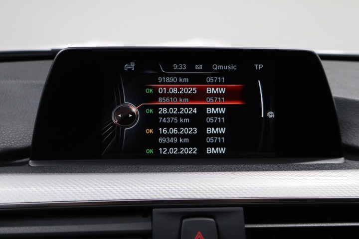 BMW 318i M PACK